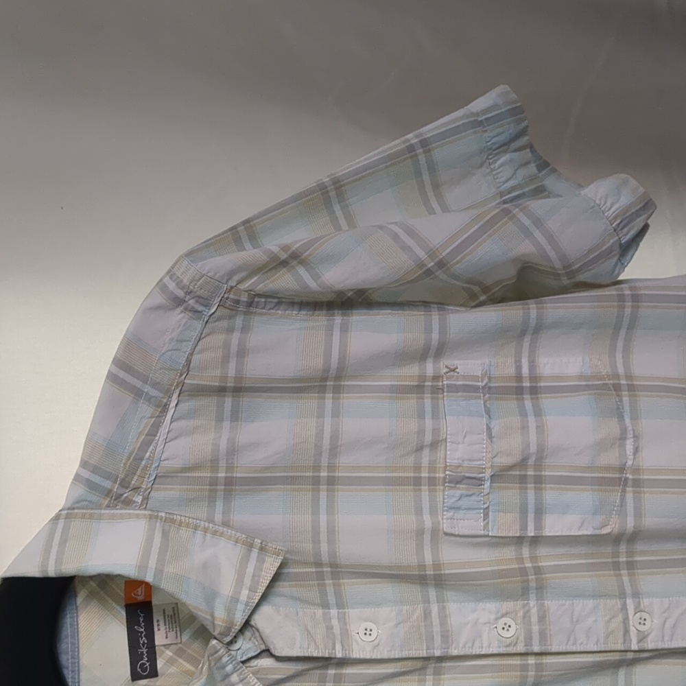 Men's Medium Quicksilver Button Down